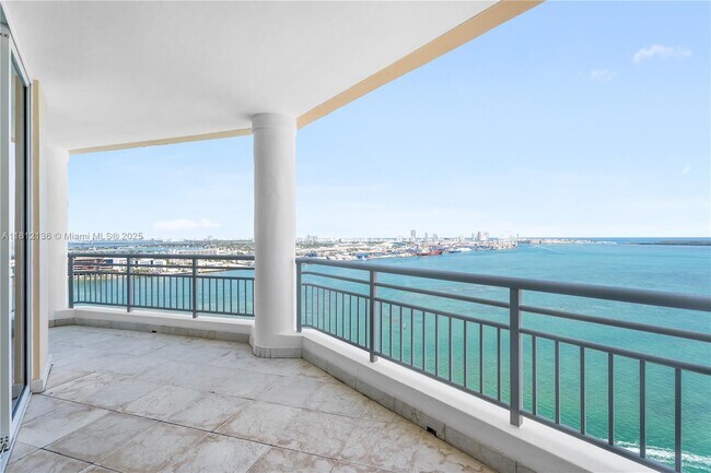 Building Photo - 848 Brickell Key Dr