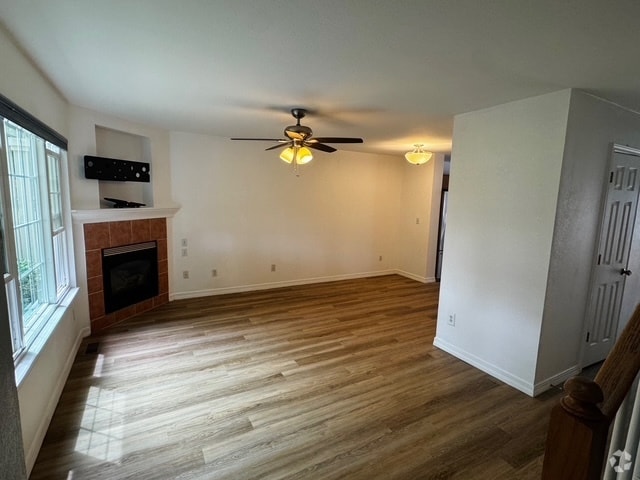 Building Photo - 420 N Parkside Dr