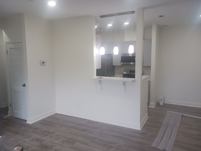 Foto del edificio - 601 E Burgess Rd