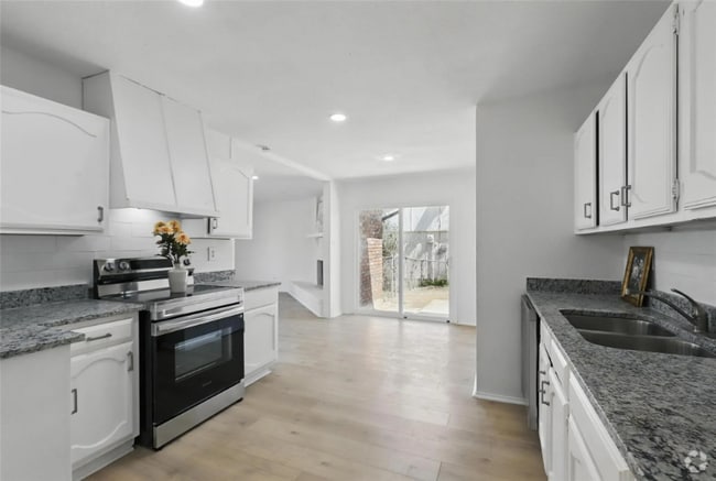 Building Photo - 1329 Steinburg Ln