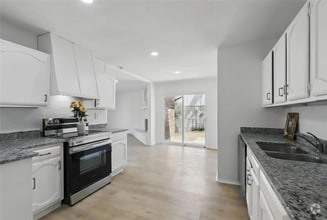 Building Photo - 1329 Steinburg Ln