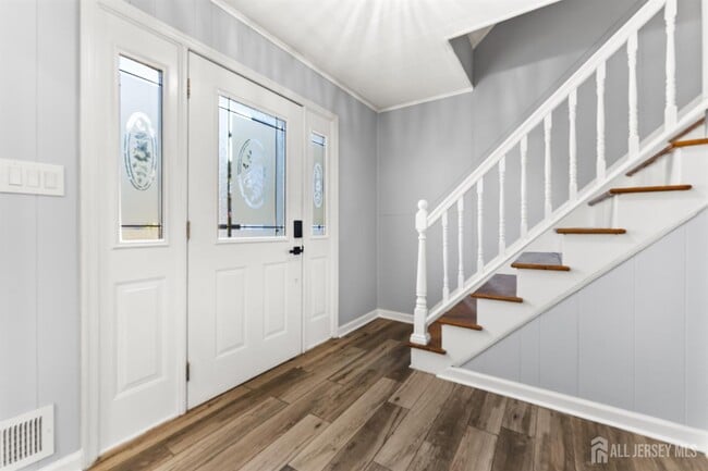 Building Photo - 14 Mayling Ct