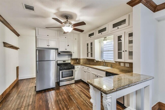 Building Photo - 2717 McDuffie St