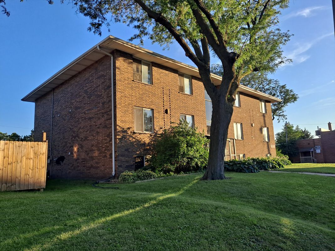 Foto principal - 1445 W 16th St
