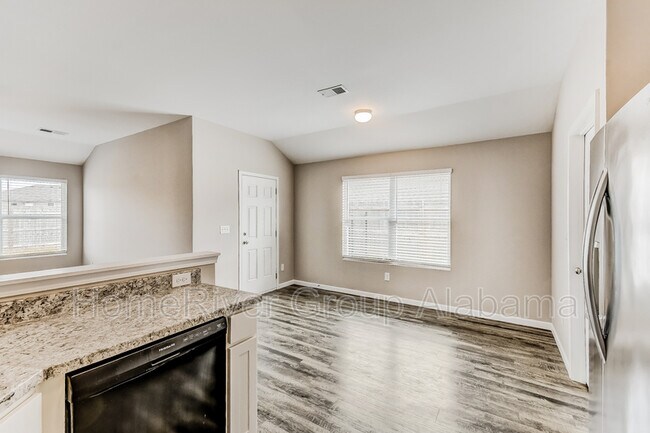 Building Photo - 105 Cambridge Park Dr
