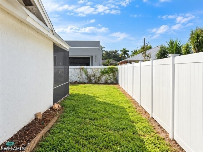 Building Photo - 1294 Highlands Dr