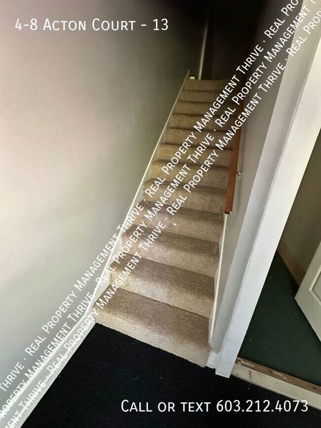Building Photo - Upper Level 1 Bedroom Available Immediately