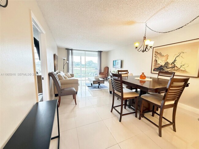 Foto del edificio - 8900 Washington St