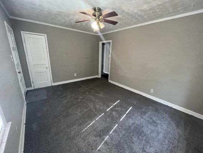 Building Photo - 1322 Lambert St