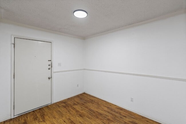 Building Photo - 4105 Speedway Unit 101, Austin, TX 78751