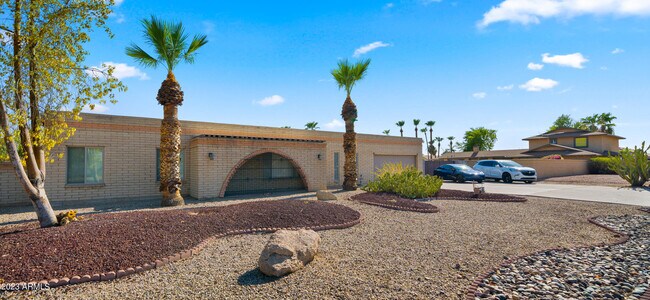 Foto del edificio - 4415 E Greenway Rd