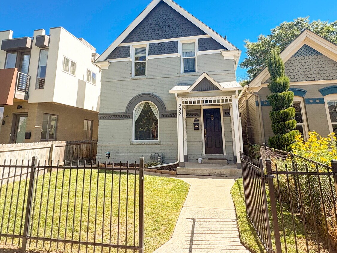 Photo - 222 Inca St-