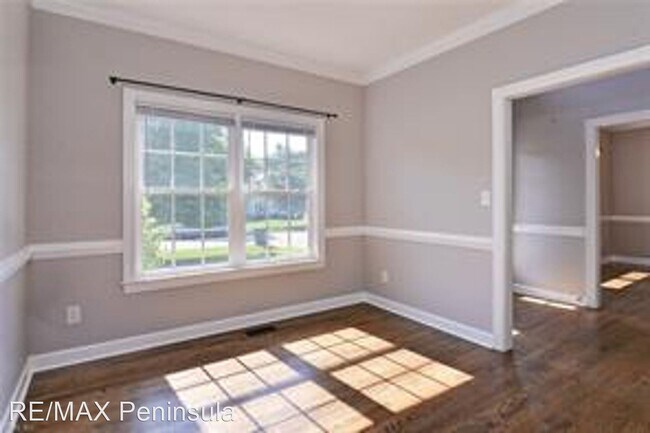 Building Photo - 5 br, 3 bath House - 103 Middle Road