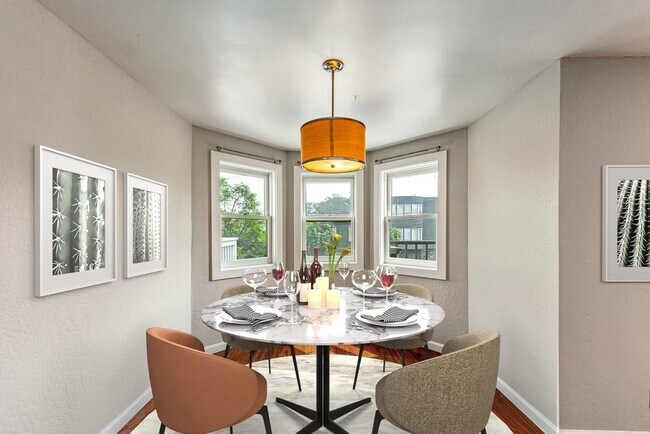 Open Dining Area - 856 Wisconsin St