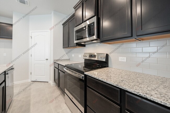 Building Photo - 424 Poplin Ln