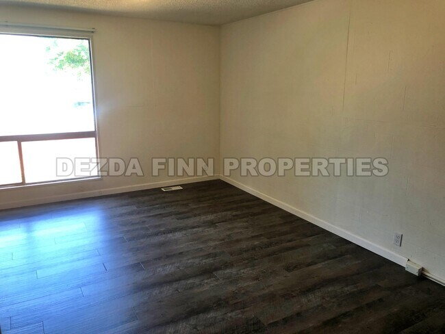 Foto del edificio - 947 E Augusta Ave