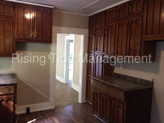 Building Photo - 701 84th Pl S