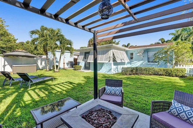 Photo - 14 S Swinton Cir House