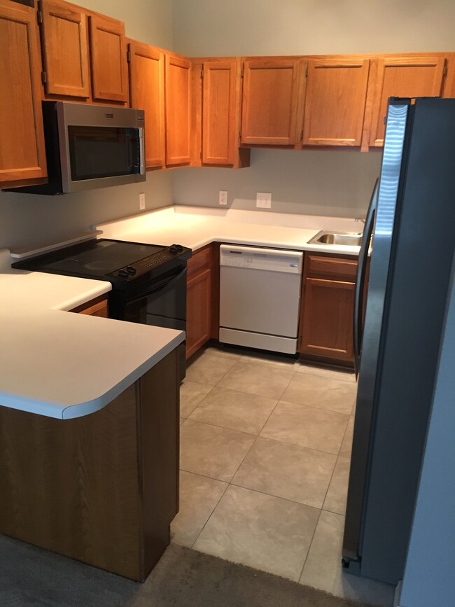 Foto del edificio - 10008 Greylock Way