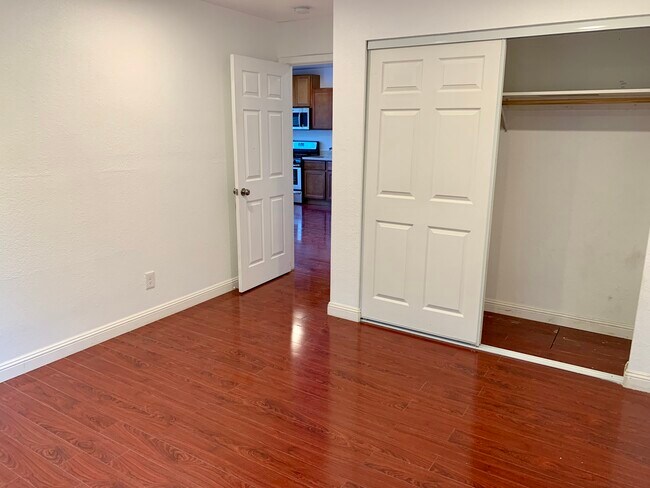 Building Photo - 39486 Royal Palm Dr