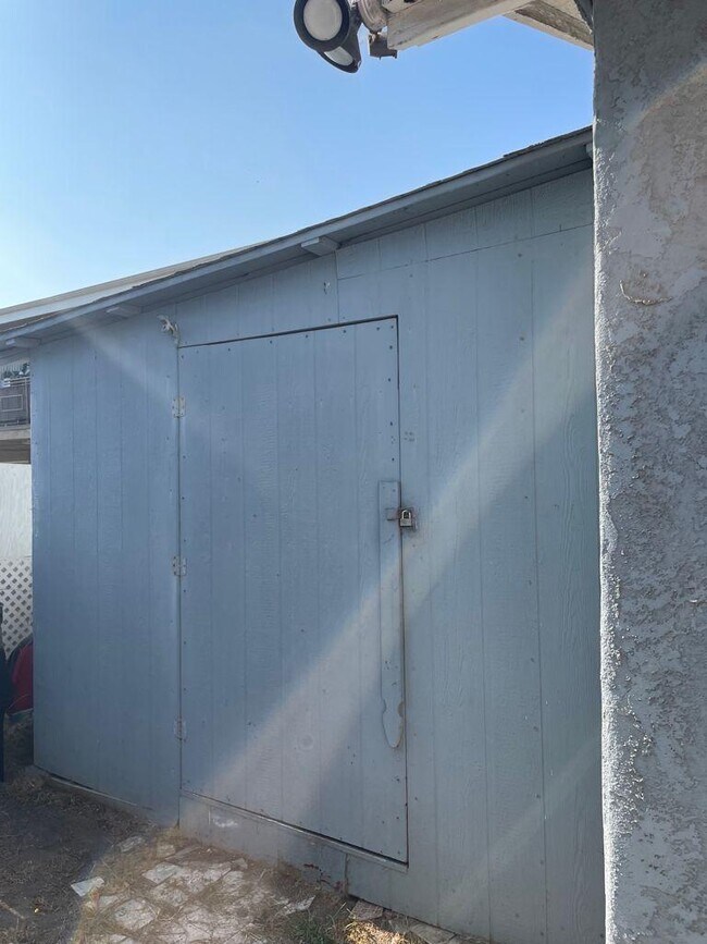 Cobertizo de almacenamiento - 1218 Marine Ave
