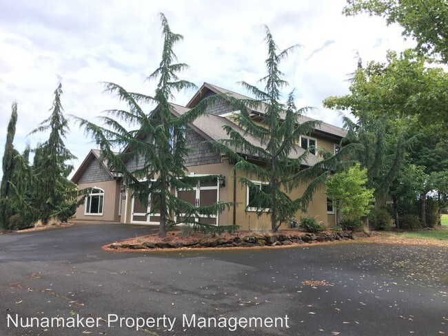 Building Photo - 5 br, 3 bath House - 3940 Hays Drive