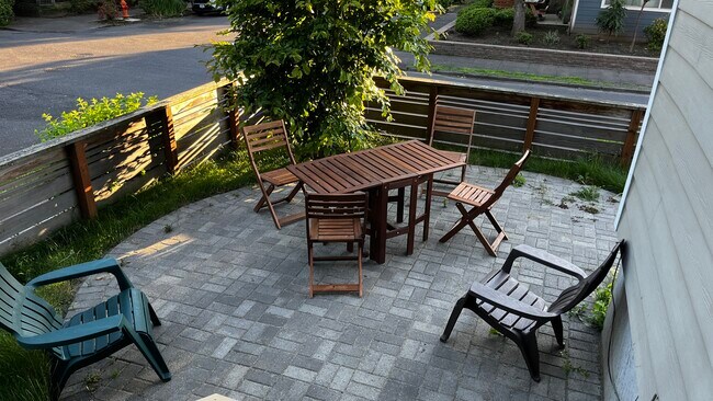 Patio space - 1134 SE 45th Ave