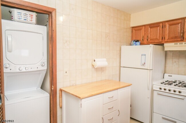 Building Photo - 5 Brandywine Ct