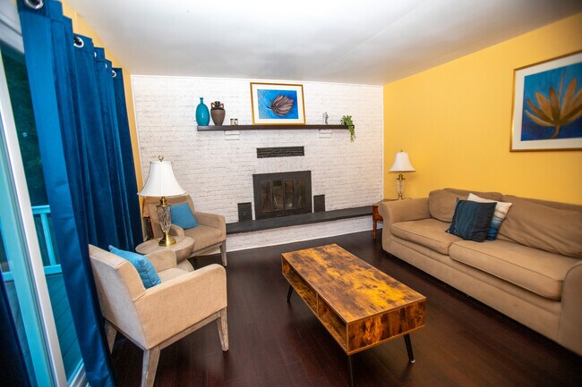 Photo - 107 Navaho Ct House