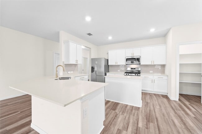 Building Photo - 1357 Rembrandt Dr