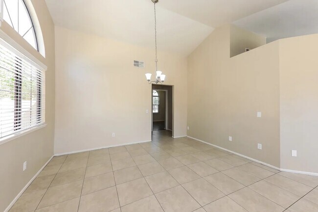 Foto del edificio - 1267 W Wildflower St