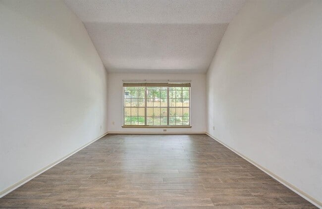Building Photo - 35 Cottage Grove Pl