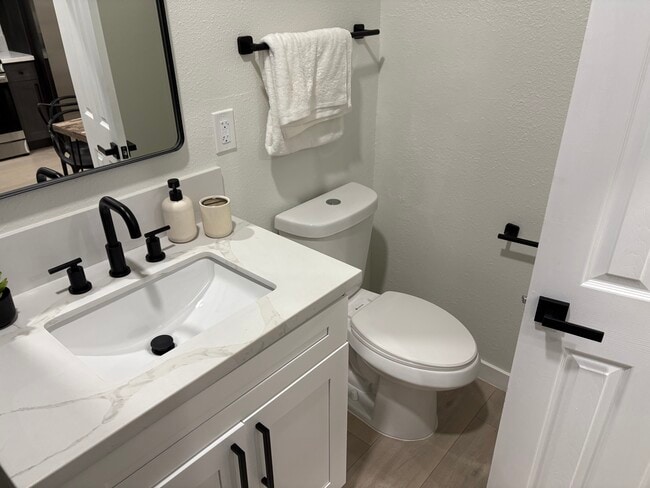 Building Photo - 6288 Broadmoor Dr