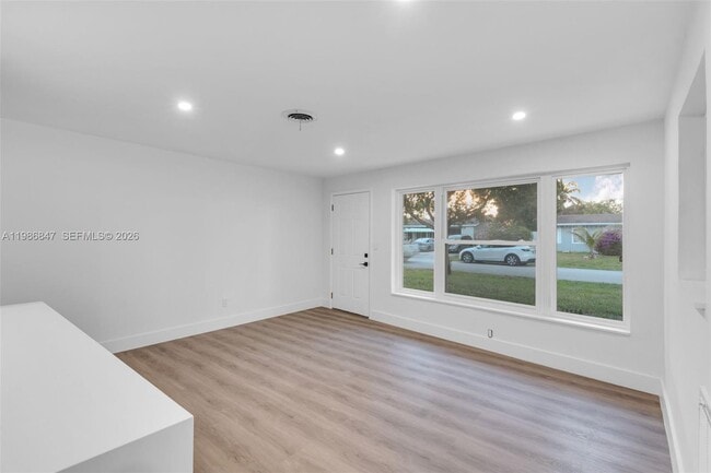 Foto del edificio - 3180 NE 10th Terrace