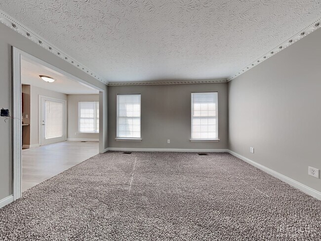 Foto del edificio - 4609 Clairmont Dr
