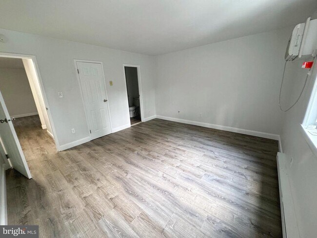Building Photo - 400 Campbell Cir