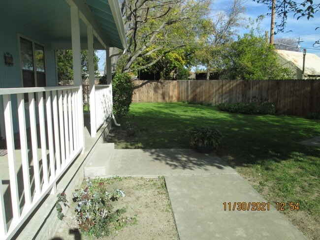 Foto del edificio - 527 N Washington St