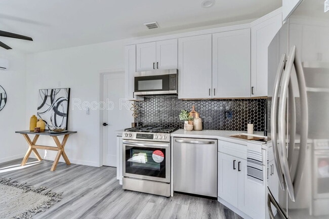 Building Photo - 4506 Moraga Ave