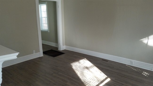 Foto del edificio - 737 Heywood Ave