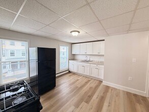 Building Photo - 659 Chestnut St