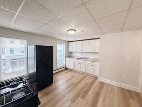 Building Photo - 659 Chestnut St