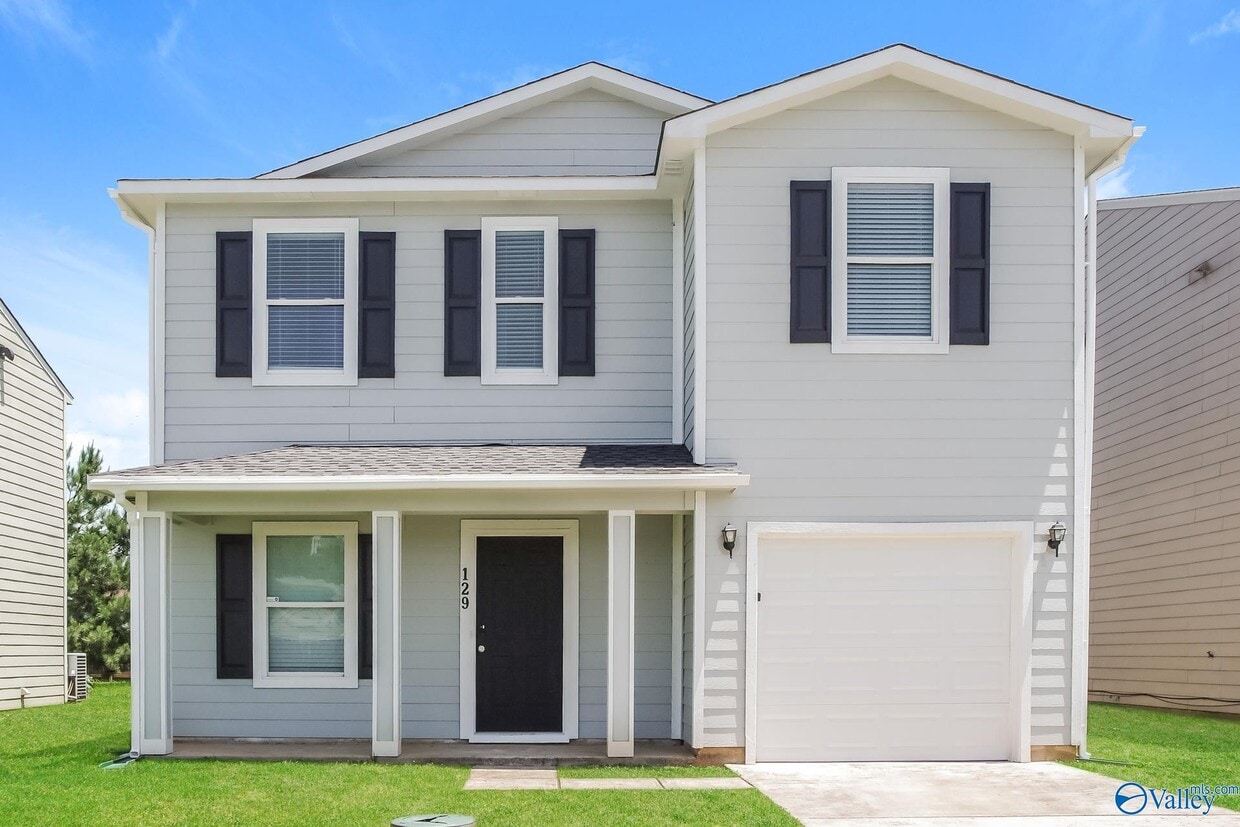 Foto principal - 129 Elmhurst Dr