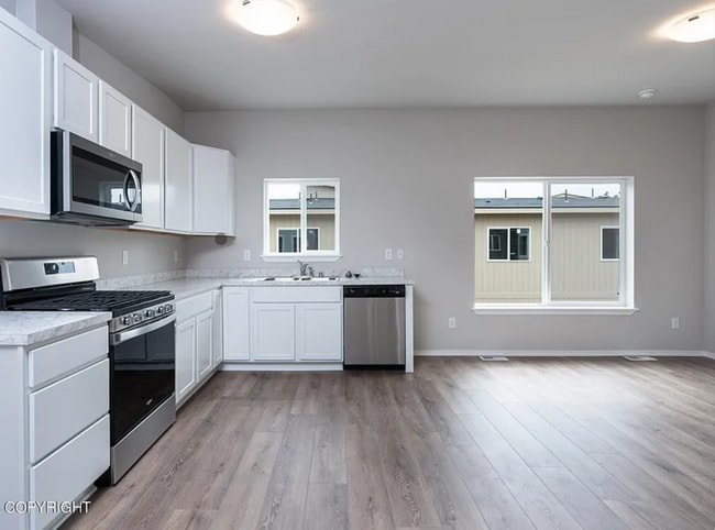 Building Photo - Beautifully designed condo!