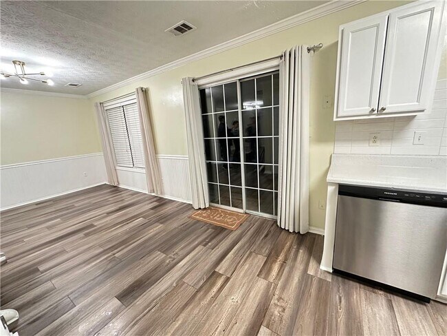 Building Photo - 1936 Patterson Park Pl