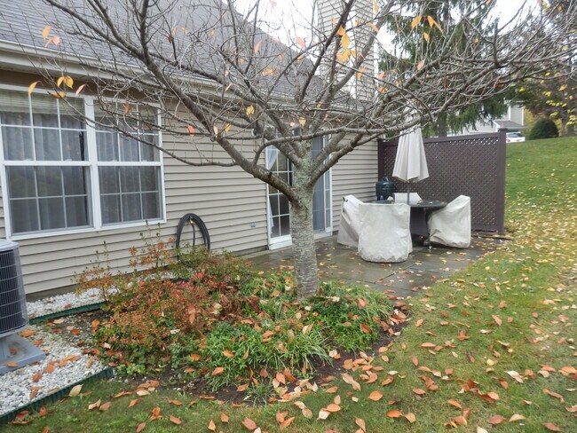 Foto del edificio - 100 Sparrow Ridge Rd