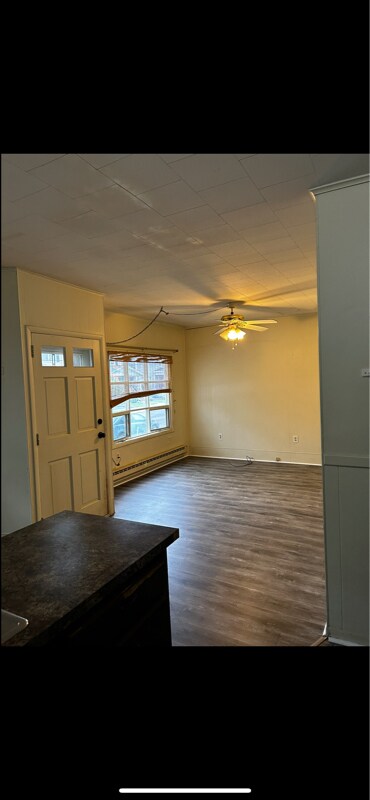 Building Photo - 361 Warren Ave