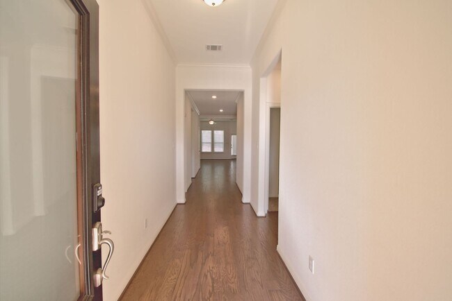 Building Photo - Stunning Single Story 4 Bed in Rancho Sienna