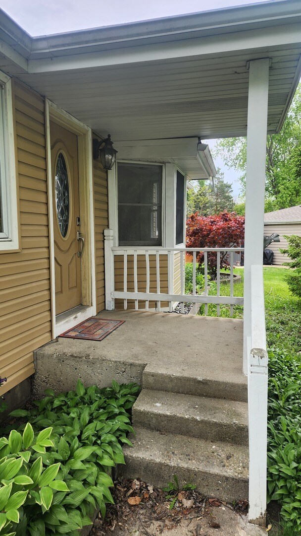 Building Photo - 20831 Maple Ct