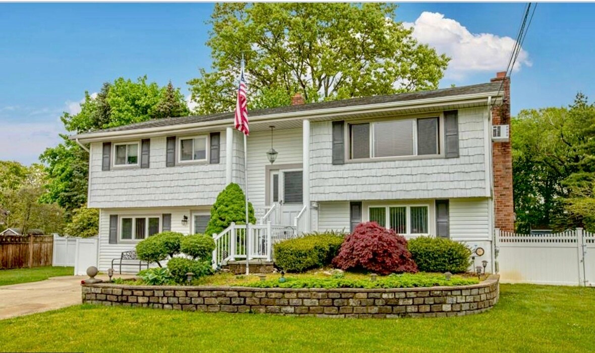 Foto principal - 235 Connetquot Ave