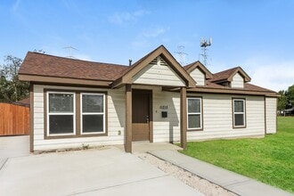 Building Photo - 11215 Munn St